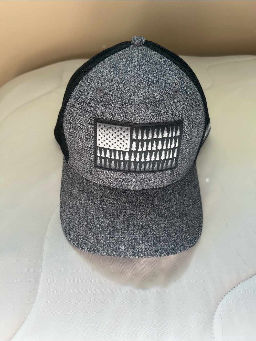 Columbia trucker hat-Heather Gray